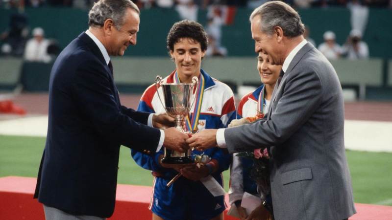 法甲是不是只靠巴黎圣日耳曼